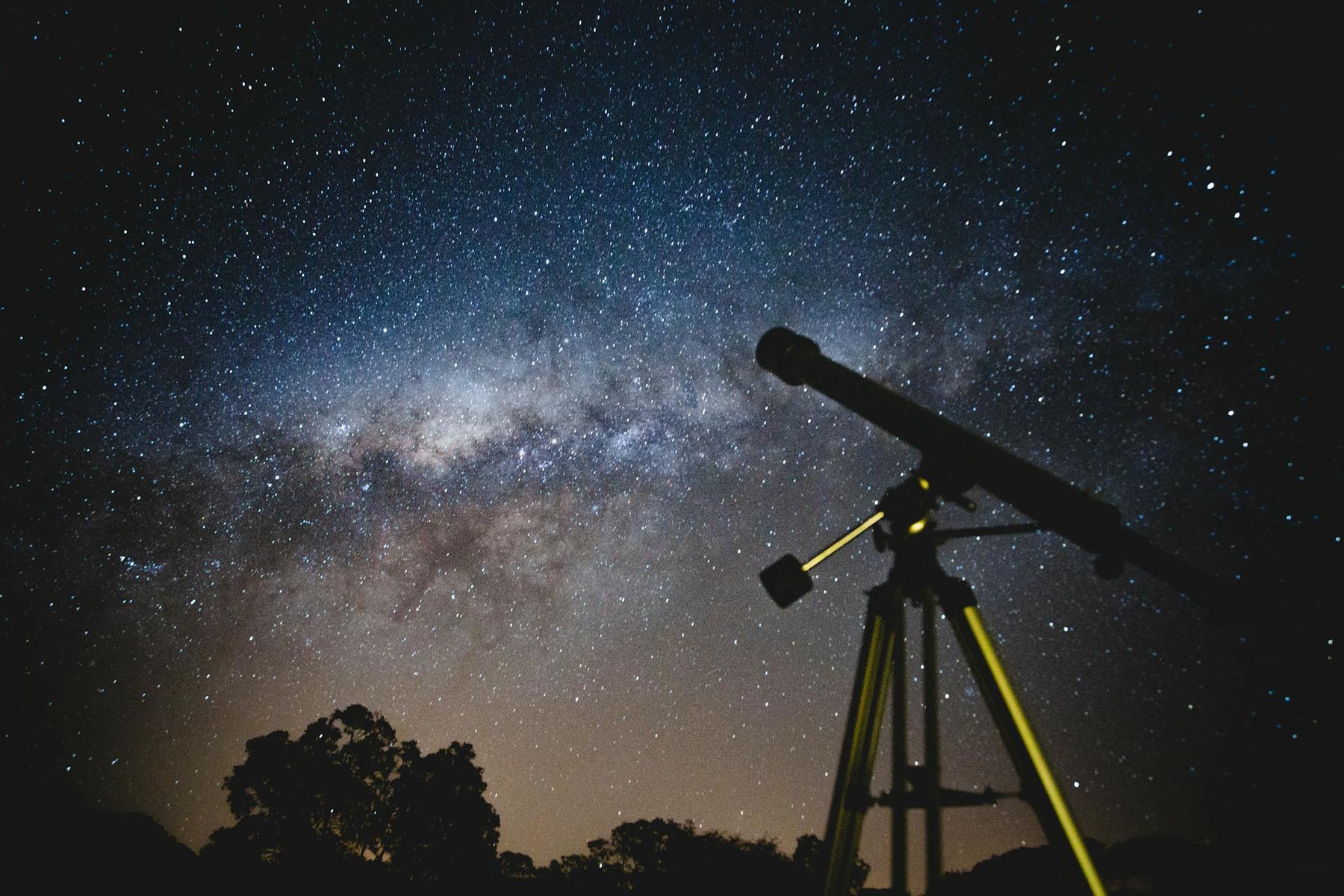 What is a Good Telescope for a Beginner?