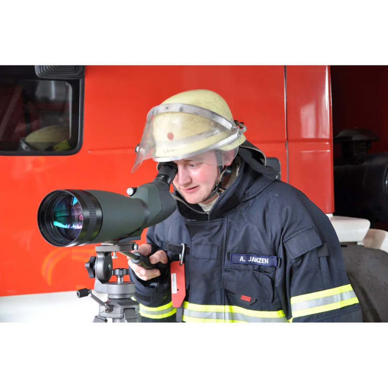 Fire fighter using Pirsch 25 75X100 45_Zoom Spotting Scope.